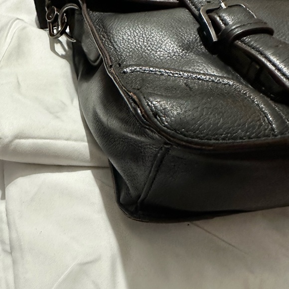 Ted Baker safiano leather messenger laptop bag. - Picture 4 of 12